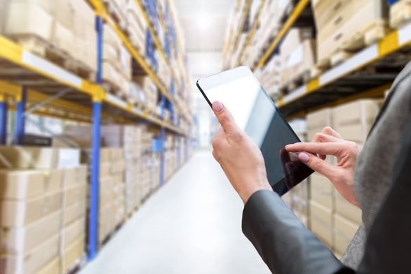 Insourcing-vs-Outsourcing-1 Insourcing-vs-Outsourcing-1