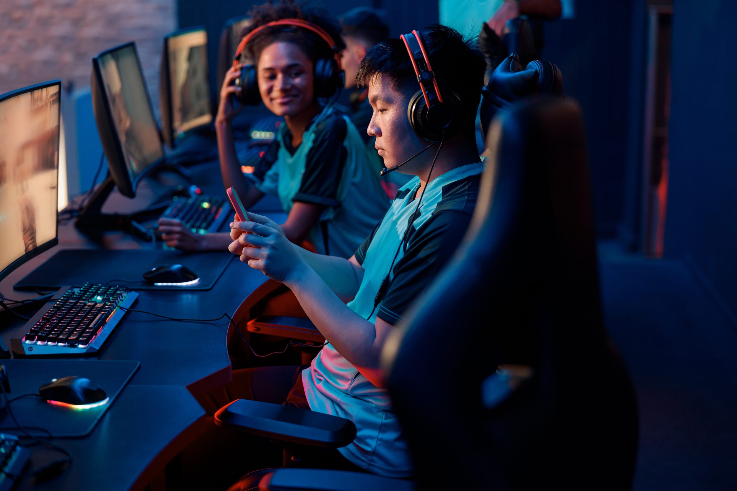 competitive-gamer-playes-on-smartphone-in-cyber-cl-2023-11-27-04-49-13-utc competitive-gamer-playes-on-smartphone-in-cyber-cl-2023-11-27-04-49-13-utc