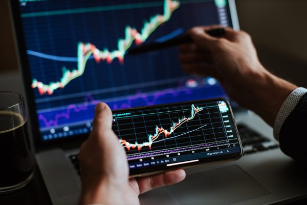 investment-stockbroker-risk-analysis-2023-11-27-05-07-20-utc